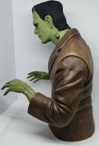 Universal Studios Monsters Frankenstein Bust Bank - Diamond Select 2