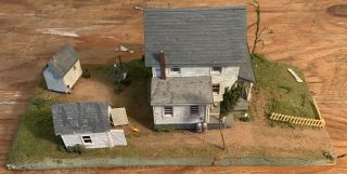 Pro Built Weathered Country House Ho Scale Train Scenery W Sheds Clothes Line