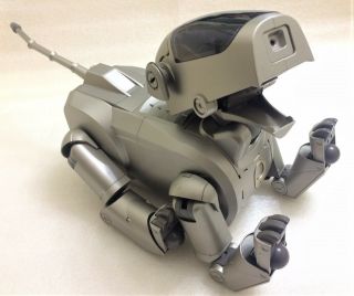 VIDEO SONY Entertainment Dog Robot AIBO 1st Edition ERS - 110 US Ver.  RARE 4
