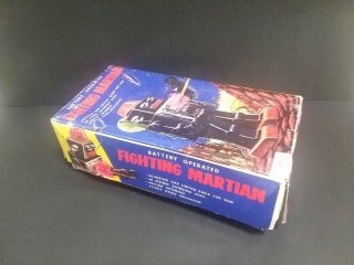 Vintage Tin Horikawa Battery Operated Fighting Robot Box 9