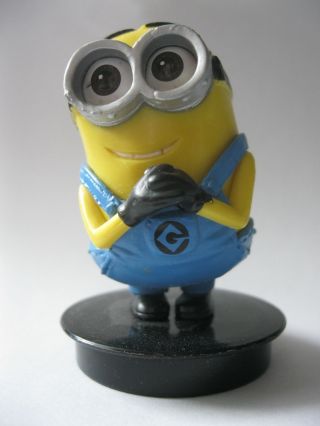 Minion Looking Cute Snapco Llc Pvc Figure About 2.  5 Inches Tall Despicable Me 2