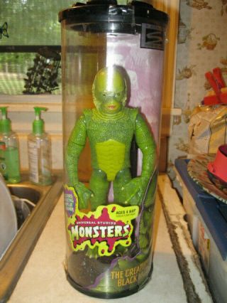 1998 Hasbro Signature Series " The Creature From The Black Lagoon " Toy.