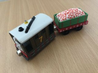 Take Along N Play Diecast Thomas The Train Holiday Toby & Candy Cane Car