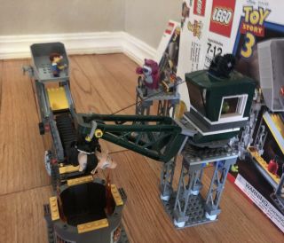 Lego Trash Compactor Escape (7596) 3
