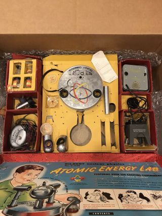 Vintage Gilbert Atomic Energy Nuclear Radiation Robot Space Toy Lab Chemistry 8