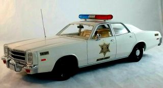 1977 Plymouth Fury Hazzard County Sheriff In 1:18 Scale By Greenlight 19055