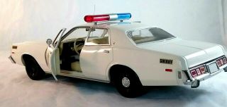 1977 Plymouth Fury Hazzard County Sheriff in 1:18 Scale by Greenlight 19055 3