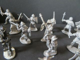 Ral Partha D&D Dungeons and Dragons Miniature 16 Metal Figures 1984 - 1986,  4 bases 4