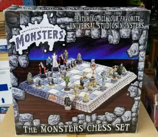Universal Studios Monsters Chess Set - Frankenstein Vs The Mummy - Spencer Gifts