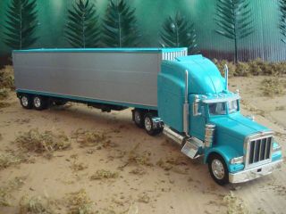 - Ray 1/32 Scale Semi - Truck Diecast Model Owner - Operator
