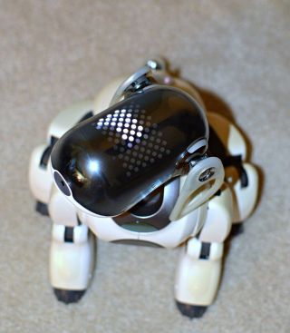 ERS - 7M3 Sony Entertainment Robot AIBO for AIBO Mind 3 & Carrying Case 7