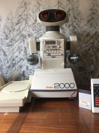 Tomy Omnibot 2000 Robot Vintage 1980’s Toy W/ Remote