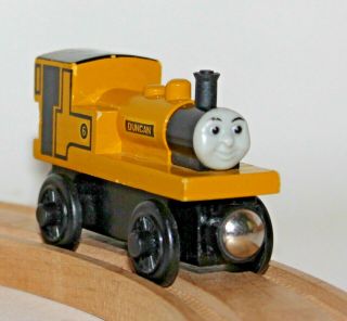 Authentic Thomas & Friends Wooden Railway Train Duncan 2000 Guc