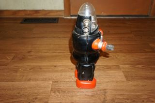 VINTAGE BATTERY OP NOMURA MECHANIZED ROBBY ROBOT JAPAN TIN TOY SPACE 4