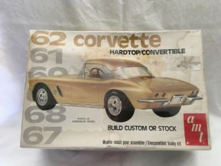 Amt 1/25 Scale 62 Corvette Hardtop/convertible (build Custom Or Stock) Kit 2205