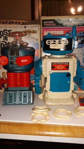 Lost In Space Robot 1966 Remco Vintage toy Red and Blue 2