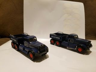 2 x Corgi Diamond T heavy haulage trucks.  Pickfords.  1:50 scale 2