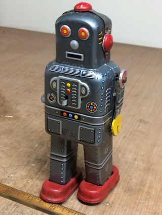 Vintage Wind Up Tin Toy Robot - - Space Man - - Made in Japan 8