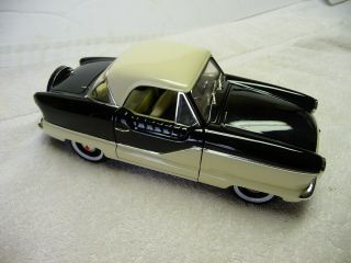 1959 Metropolitan 1500 By Highway 61 1/18 Scale Black And White Hardtop