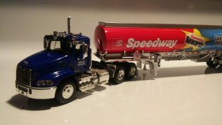 1/64 First Gear Dcp Speedway Mack Pinnacle With Fuel Tanker