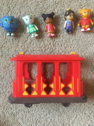 Daniel Tiger Trolley 5 Toys Figurines Miss Elaina Prince Wednesday Owl Katarina