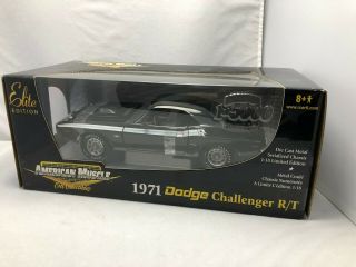 1/18 scale Model ERTL 1971 Dodge Challenger R/T Muscle Car black 2