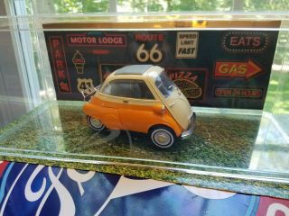 1/18 Revell BMW ISETTA 250 Loose Diecast microcar “bubble car” EXC with display 2