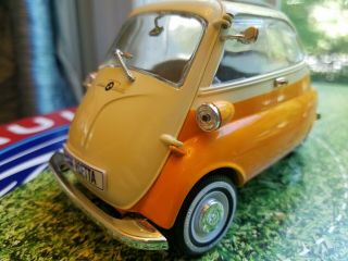 1/18 Revell BMW ISETTA 250 Loose Diecast microcar “bubble car” EXC with display 8