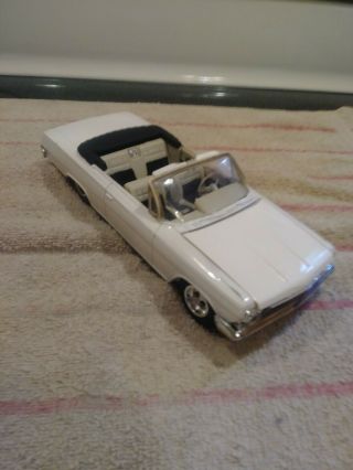 1962 Chevy Impala C/v 409 V/8 Amt 1:25 Scale Model Car