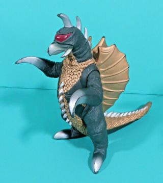 TOHO Bandai 2002 Godzilla Gigan Action Figure 6.  5 