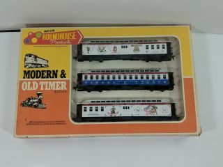 Roundhouse Ho Scale Modern & Old Timer Bicentennial 3 Car Set