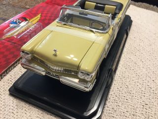 1957 Mercury Turnpike Cruiser Indianapolis Pace Car 1:18 Diecast Model