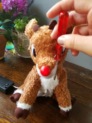 Hallmark Rudolph the Red Nosed Reindeer Plush Stuffed Animal Light Up magnetic 5