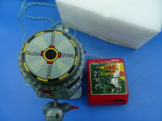 Vintage 1950 ' s R - 35 Robot Battery Operated Tin Litho Toy By Modern toys Japan 6