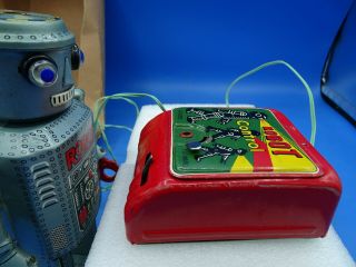 Vintage 1950 ' s R - 35 Robot Battery Operated Tin Litho Toy By Modern toys Japan 9