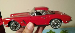 The Danbury 1962 Chevrolet Corvette Hard Top Convertible Red 1:24 Diecast