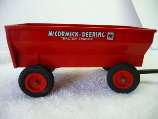 1:16 McCormick Farmall M row crop tractor Two Piece 4