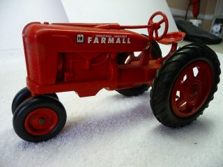 1:16 McCormick Farmall M row crop tractor Two Piece 5