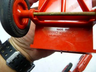 1:16 McCormick Farmall M row crop tractor Two Piece 8