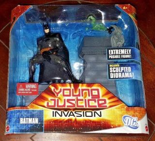 Young Justice Invasion Batman Extremely Posable Figure With Sculpted Diorama