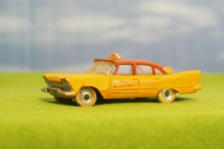 Dinky Toys 265 - Plymouth Plaza Taxi - Orange/red Vintage Classic Car Beauty