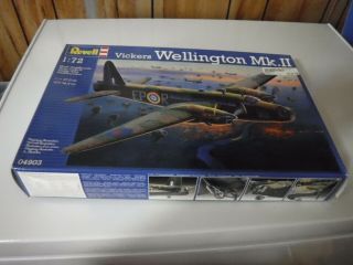 Vickers Wellington Mk.  Ii Plane Kit By Revell Scale 1:72