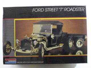 Ford Street T Roadster Monogram 1:24 Model Kit 2741