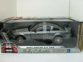 1:18 Shelby Collectibles 2007 Shelby Mustang Gt500 Grey 40th Anniversary