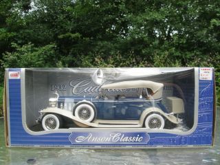 Anson 1/18 1932 Cadillac Sport Phaeton Diecast Model Car