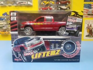 Maisto 2002 Dodge Ram Quad Cab With Flames Sport Truck Lifterz 1:27