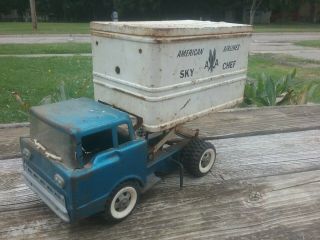 Vintage Structo American Airlines Sky Chef Airport Lift Pressed Steel Truck