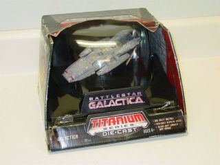 Hasbro Star Wars Titanium Series Battlestar Galactica