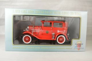 1:18 Scale 44001 Motor City Classics 1931 Model A Ford Firemen Tudor W/box