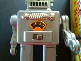 Smoking Spaceman Robot Tin Toy Battery Operated Silver Edition 3
